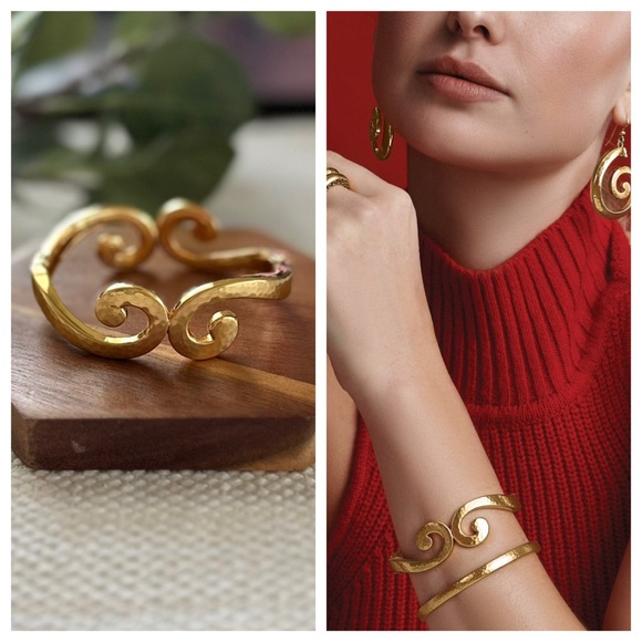 Brighton Jewelry - BRIGHTON Versailles Royale Hinged Bangle Bracelet in Brushed Gold • JB5961